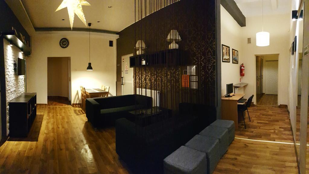 Hostel Orange Plus Torun Bagian luar foto